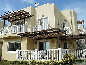 מלון Bogazici Flamingo Country Club